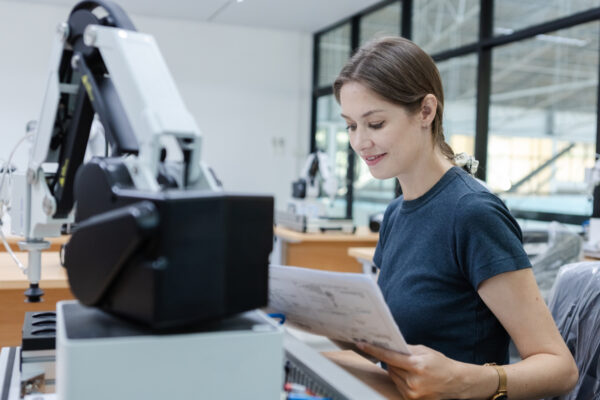 Het belang van bijscholing en omscholing in de technische sector